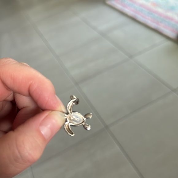 EUC MARAHLAGO LARIMAR TURTLE PENDANT - Picture 5 of 5